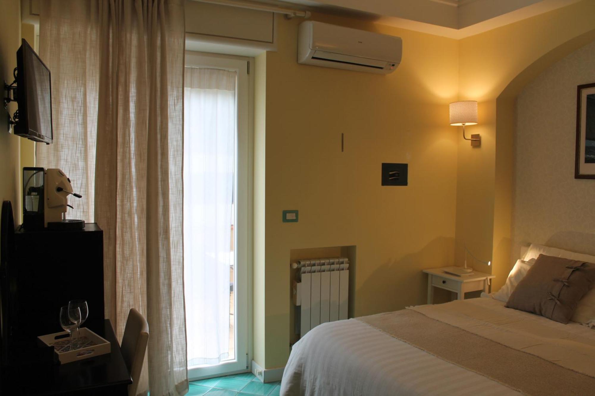 Salerno Home Station Exteriér fotografie